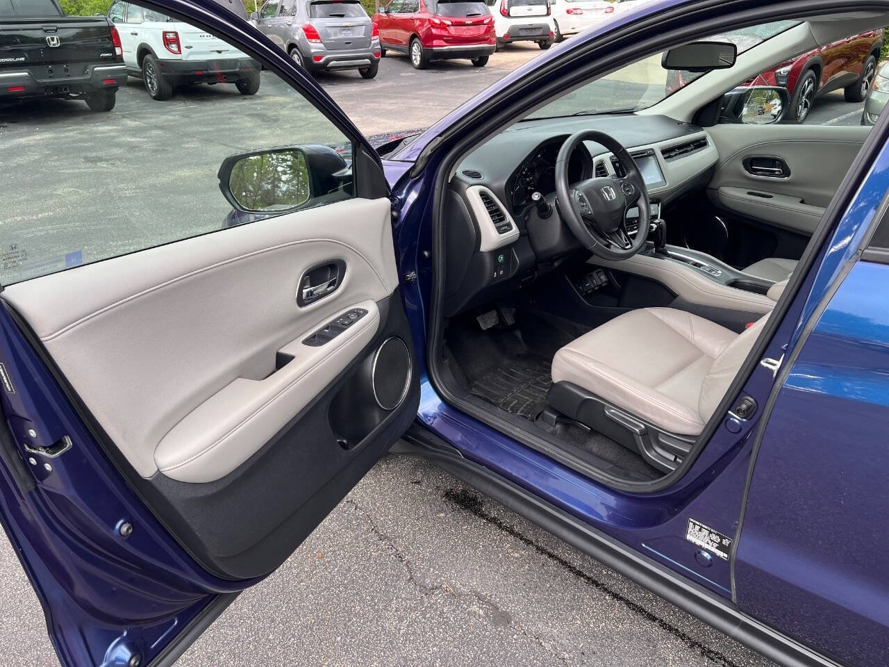 Used 2017 Honda HR-V EX-L image 6