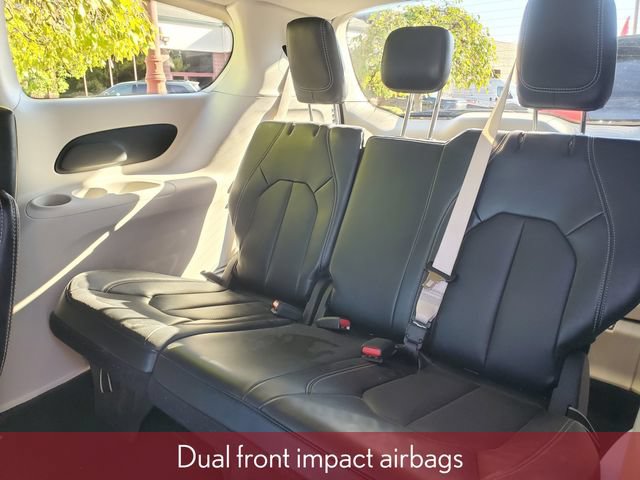 Used 2024 Chrysler Pacifica Touring-L FWD image 34