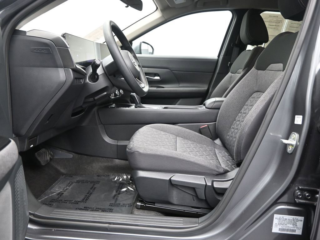 Used 2025 Nissan Kicks SV image 12