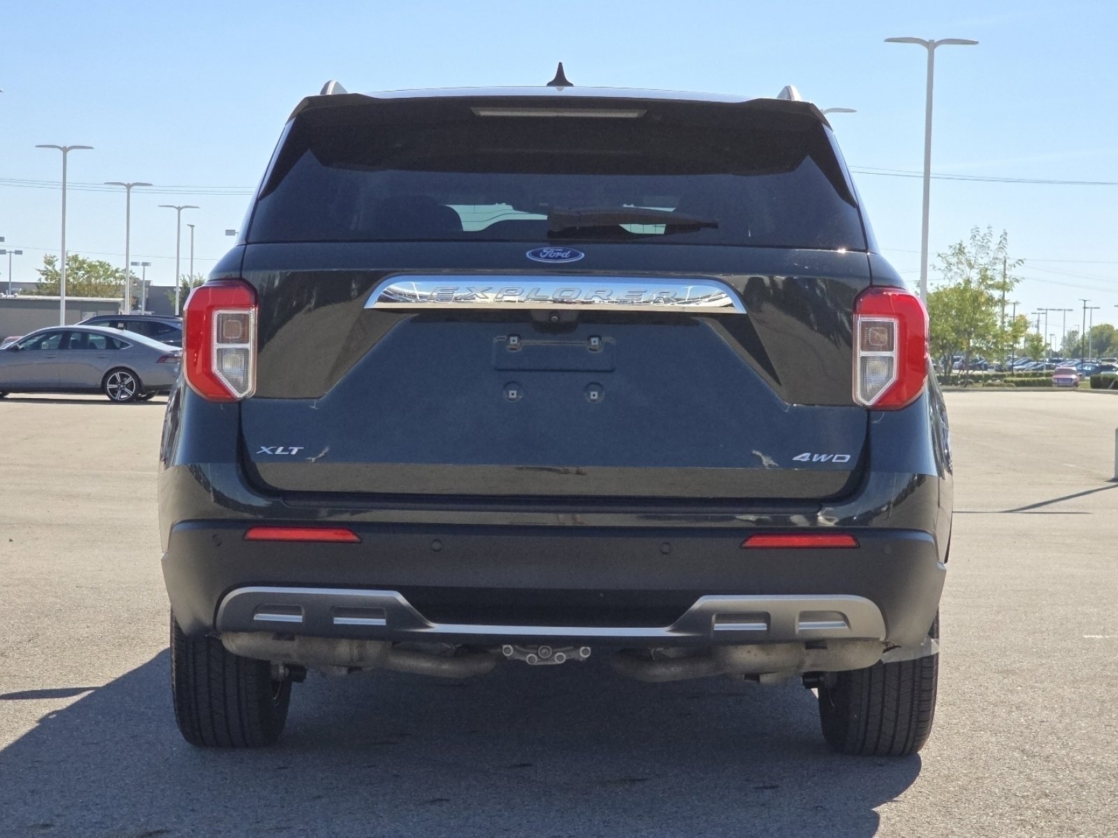 Used 2022 Ford Explorer XLT w/ Equipment Group 202A image 19