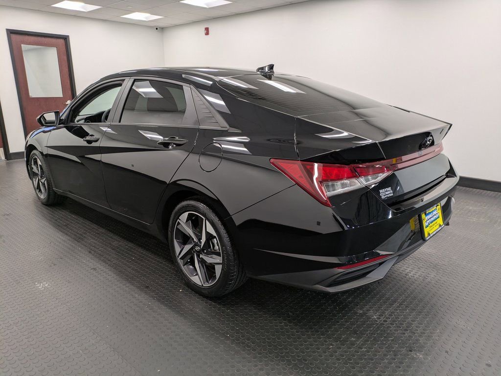 Used 2023 Hyundai Elantra SEL w/ Convenience Package image 6