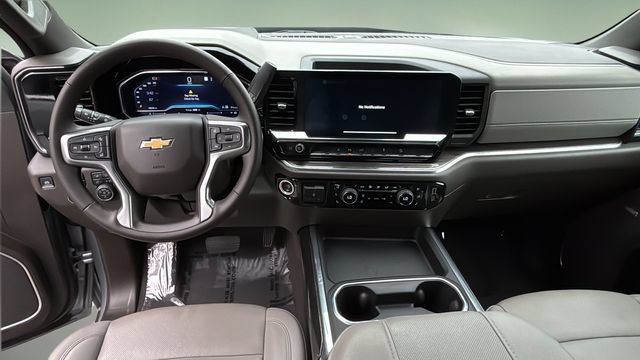 Used 2025 Chevrolet Silverado 2500 LTZ w/ LTZ Plus Package AWD/4WD image 17