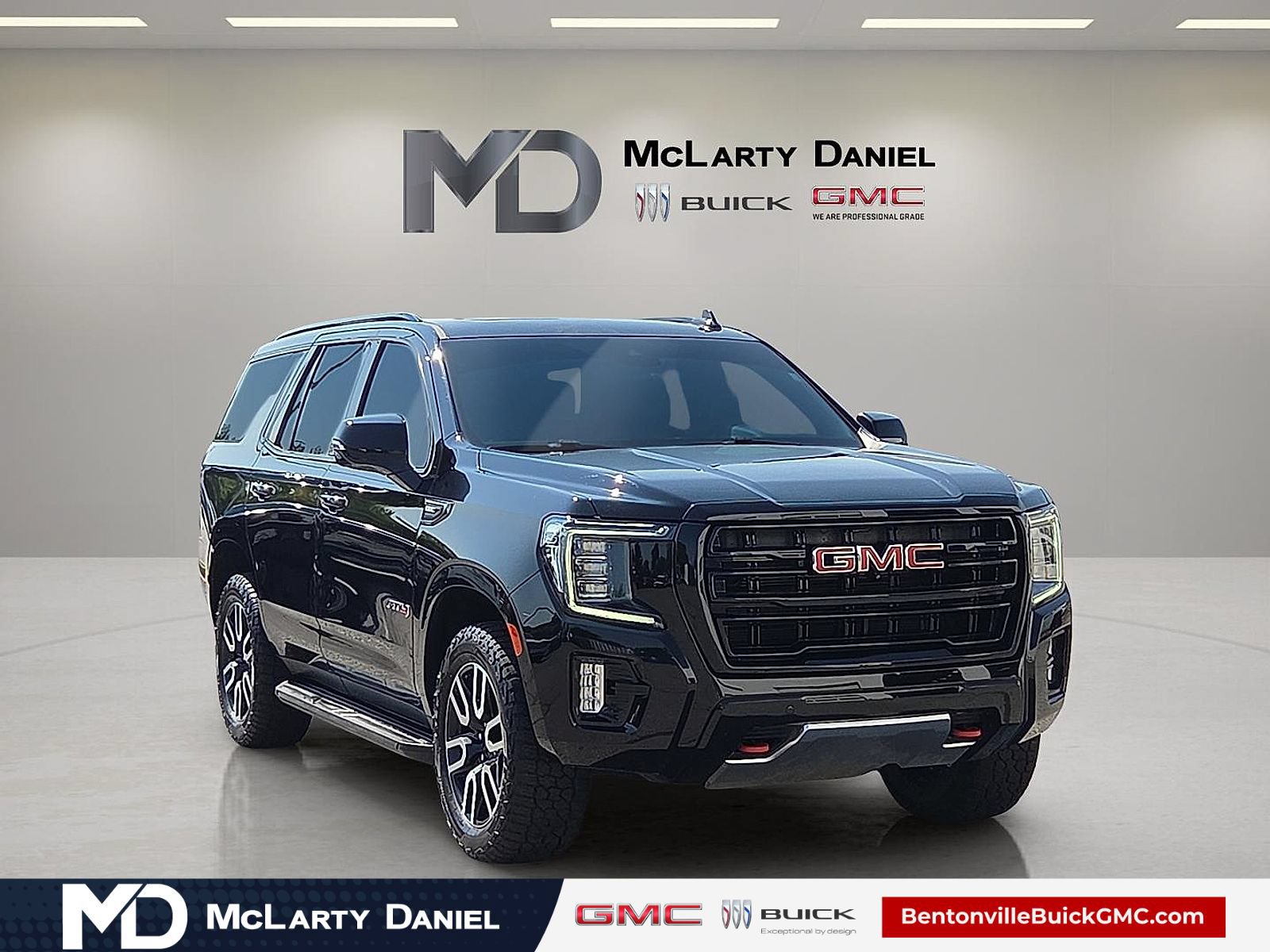 Certified 2024 GMC Yukon AT4 w/ Technology Package AWD/4WD image 1