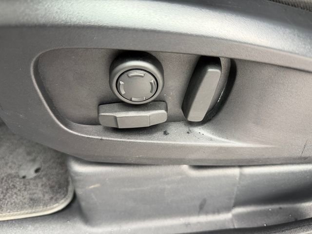 Used 2025 Land Rover Defender 110 S image 16