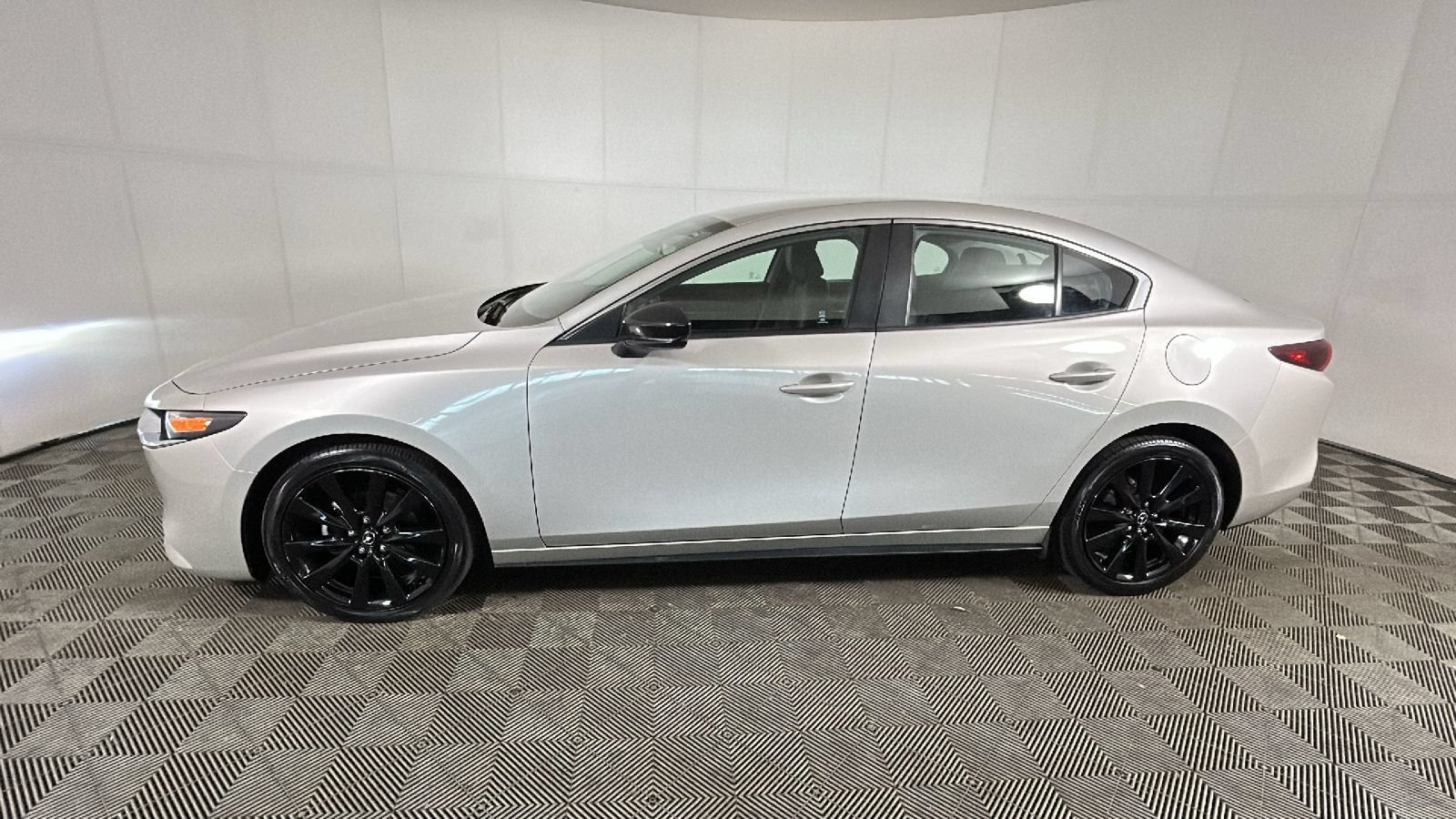 Used 2024 MAZDA MAZDA3 s FWD image 6