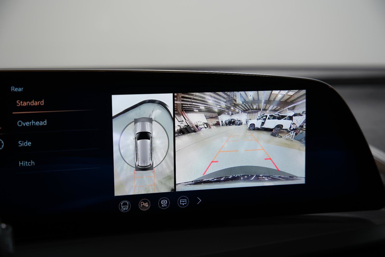 Used 2026 Cadillac Vistiq Platinum w/ LPO, Floor Liner Package AWD/4WD image 63