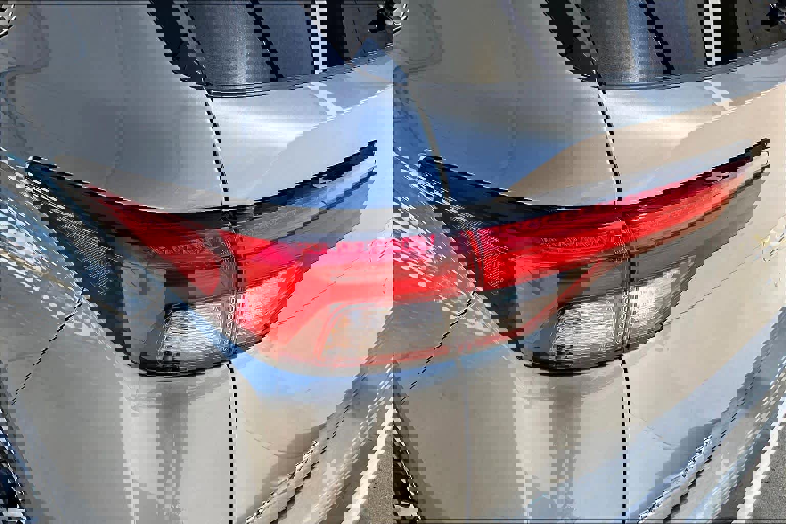 Used 2024 Mitsubishi Outlander SE image 29