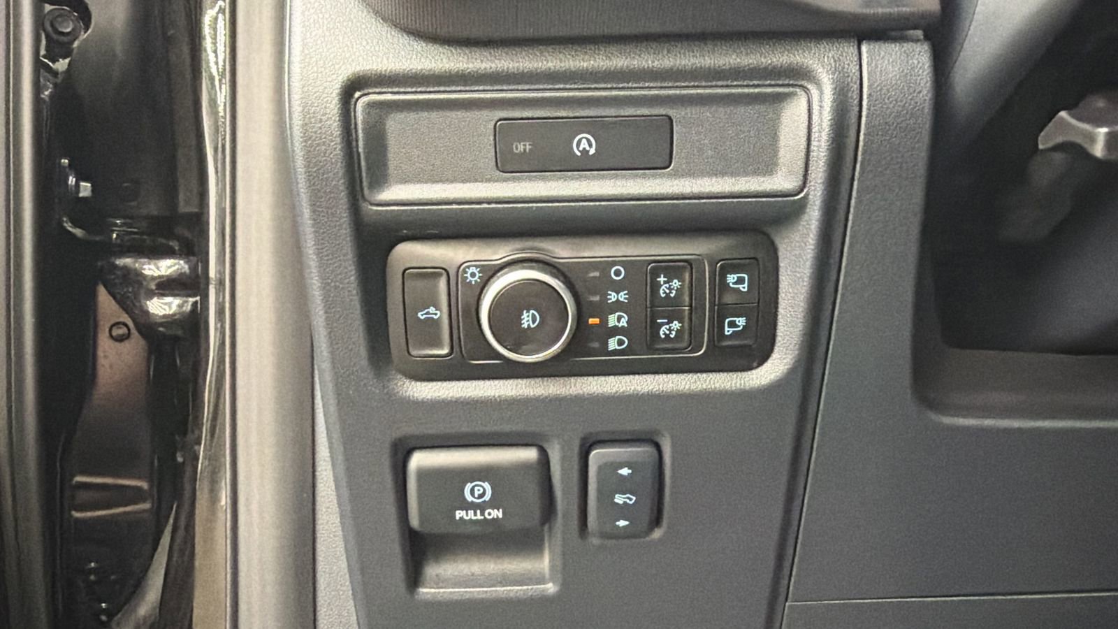 Used 2025 Ford F150 Lariat AWD/4WD image 29