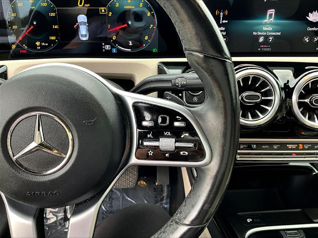 Used 2022 Mercedes-Benz CLA 250 image 12