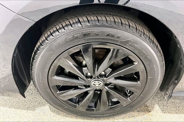Used 2024 Toyota Camry SE image 35