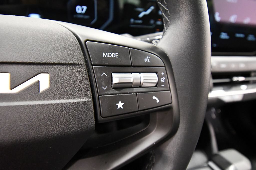 Certified 2025 Kia K4 EX FWD image 21
