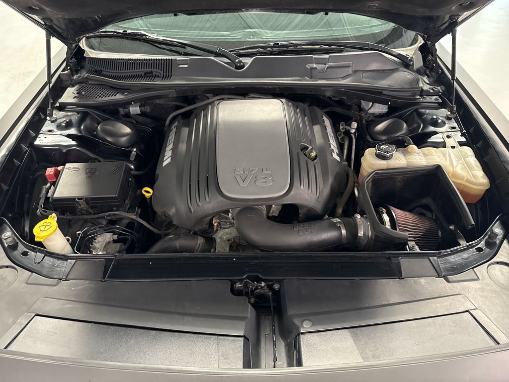 Used 2018 Dodge Challenger R/T w/ Blacktop Package RWD image 39