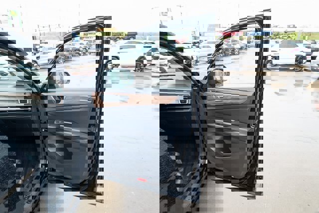 New 2026 Volkswagen Atlas SE image 14