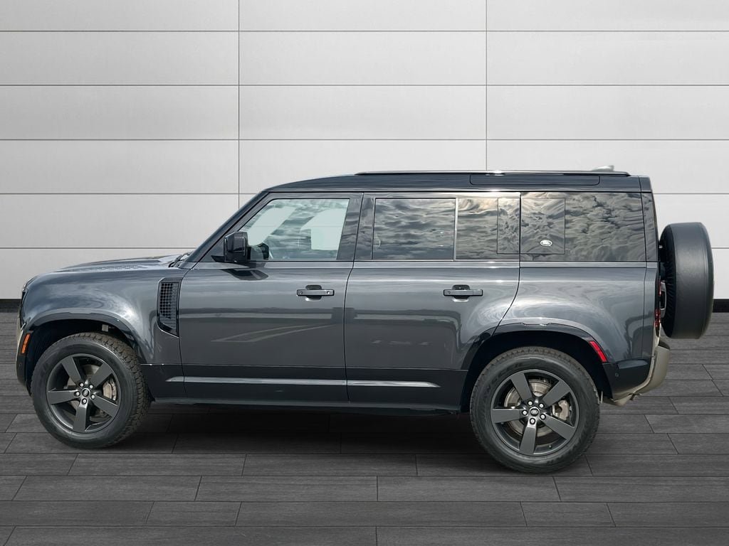 Certified 2023 Land Rover Defender 110 X-Dynamic SE AWD/4WD image 2