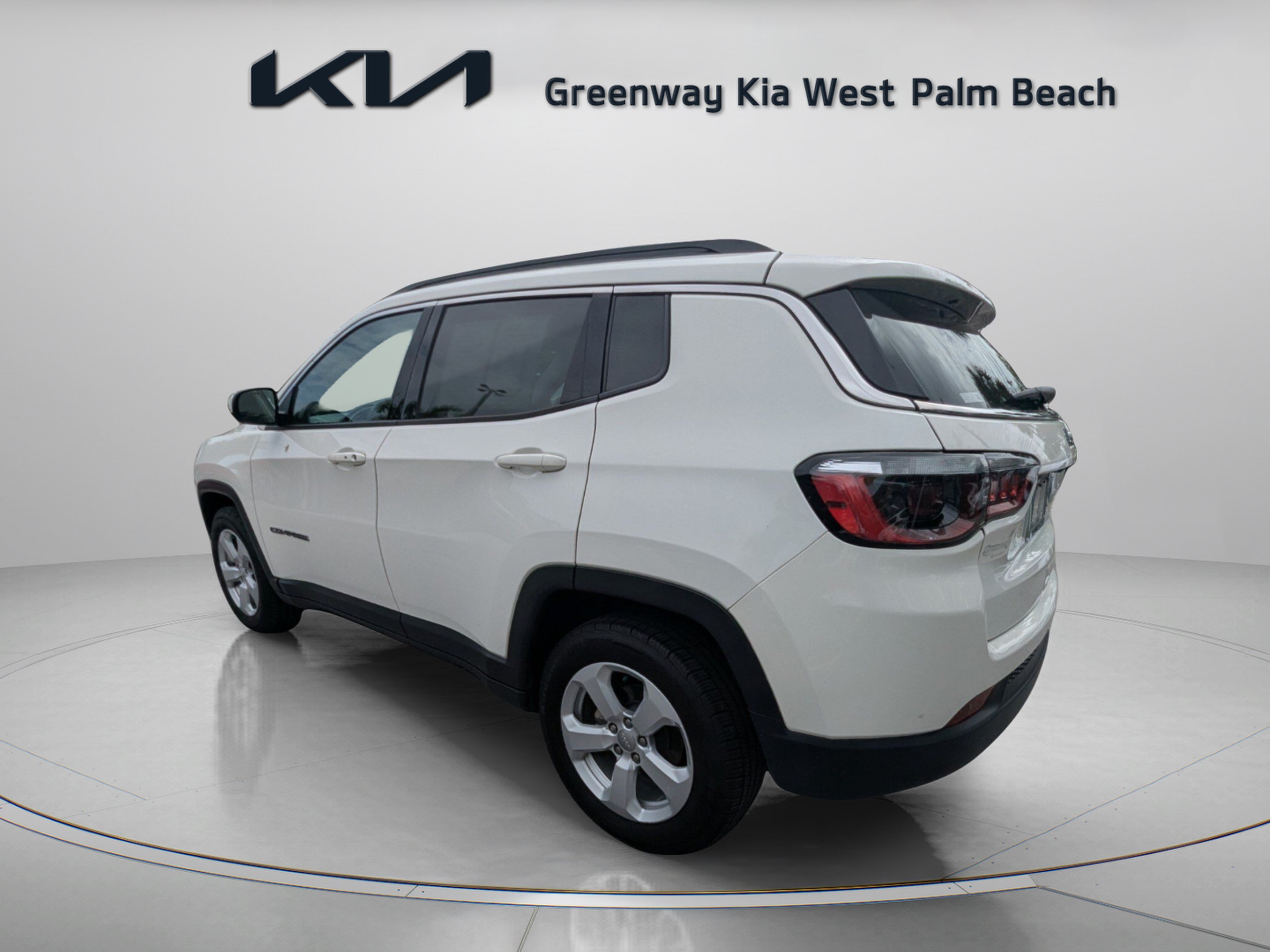 Used 2021 Jeep Compass Latitude w/ Sun and Sound Group FWD image 5