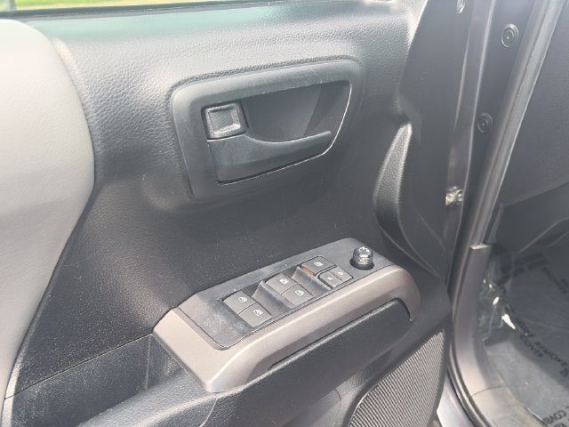 Used 2021 Toyota Tacoma 2WD Double Cab image 17