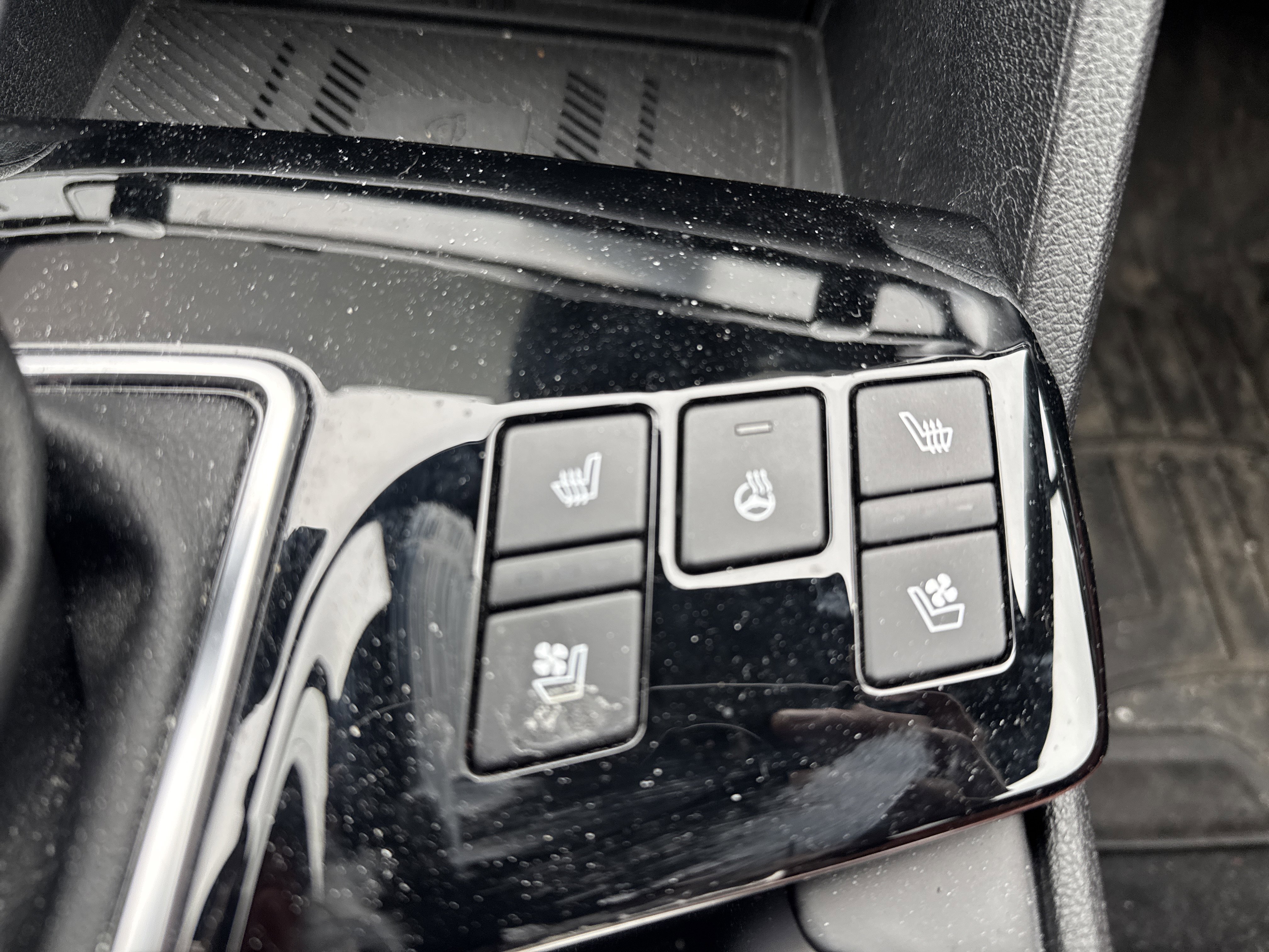 Used 2025 Kia Sportage SX image 27