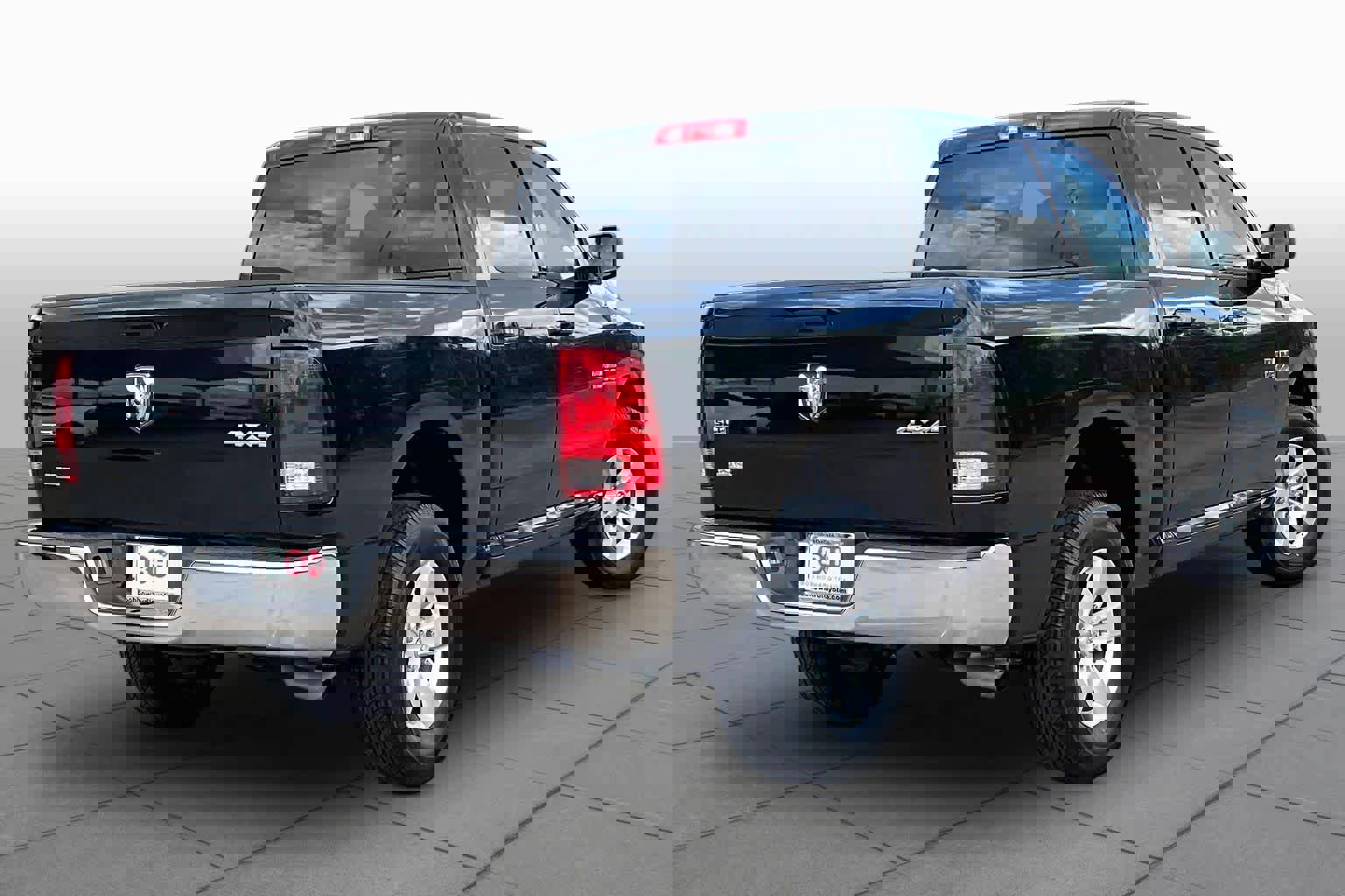 Used 2021 RAM 1500 Classic SLT image 13