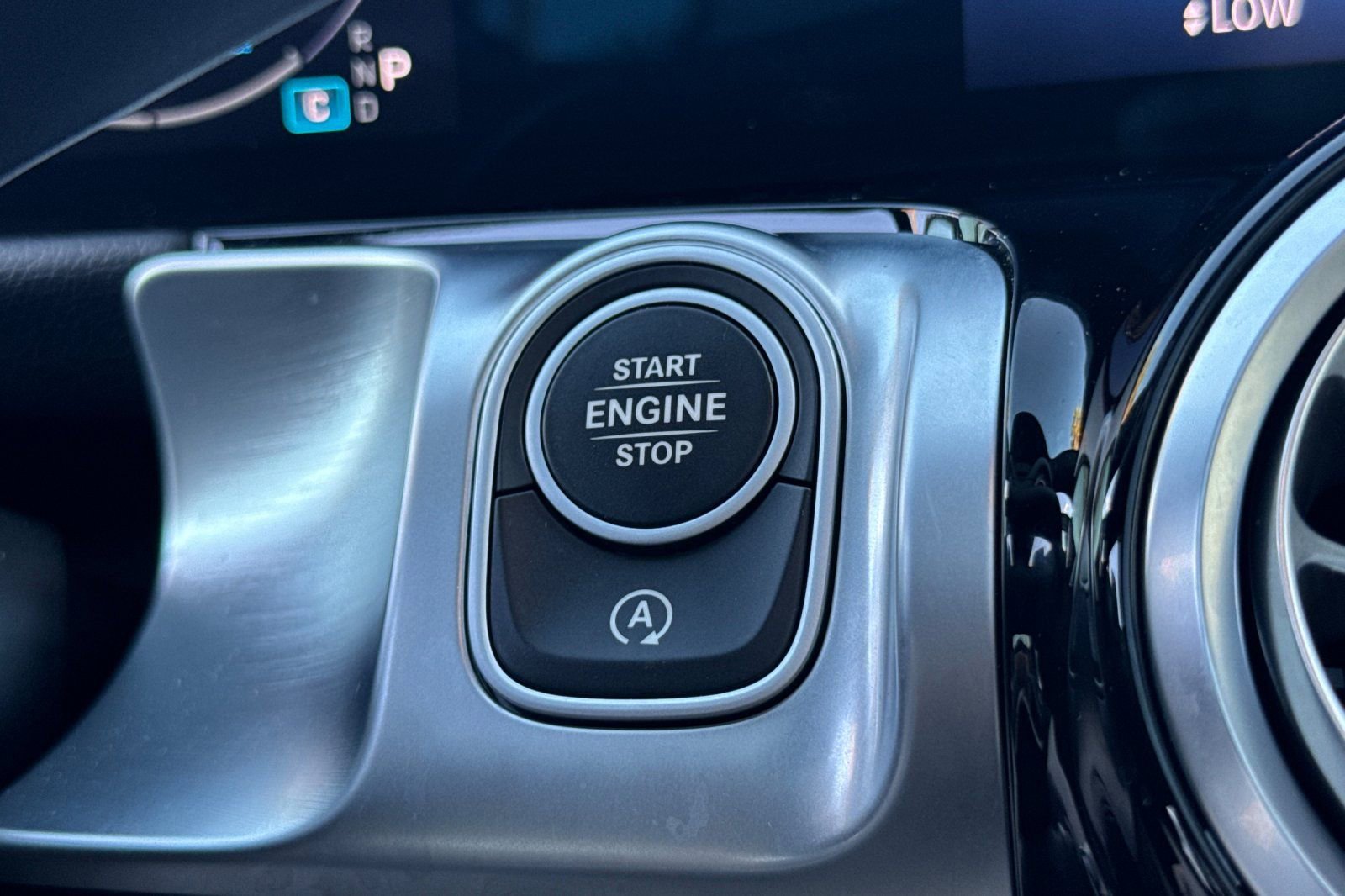 Certified 2025 Mercedes-Benz GLB 250 image 25