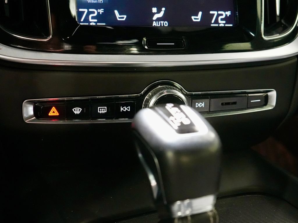 Used 2019 Volvo S60 T6 R-Design image 20