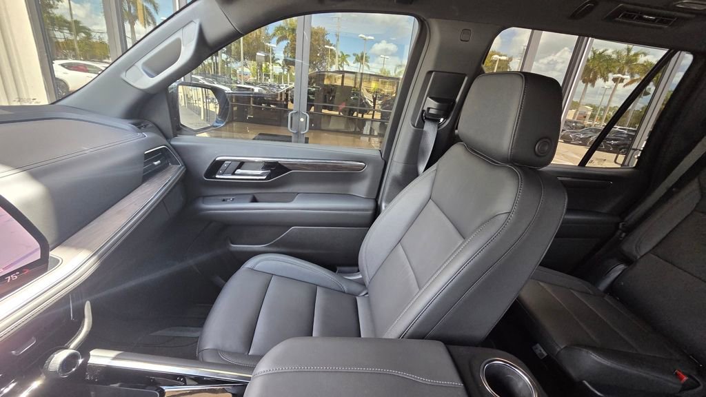 Used 2025 Chevrolet Tahoe Z71 w/ Z71 Off-Road Package image 20