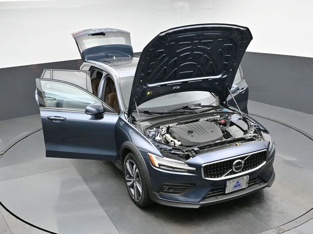 Used 2025 Volvo V60 B5 Cross Country Plus AWD/4WD image 47