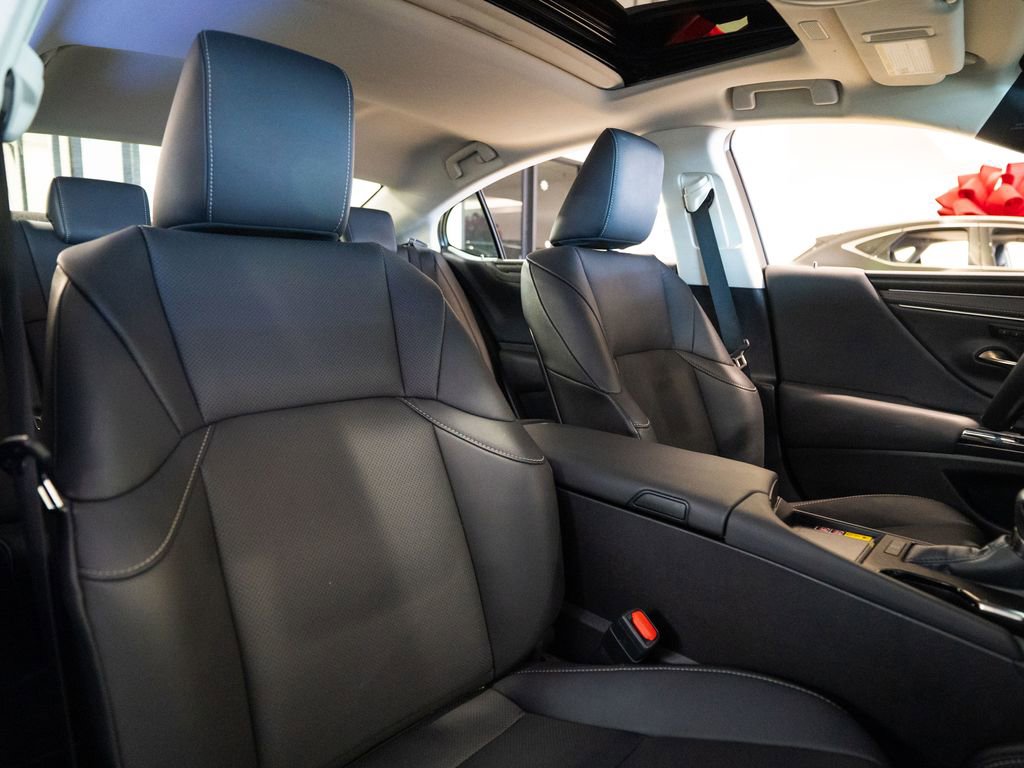 Used 2024 Lexus ES 350 w/ Premium Package image 13