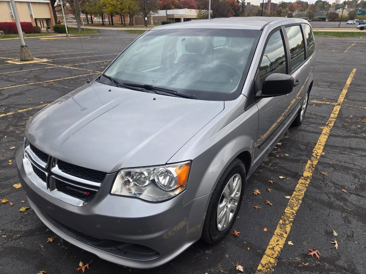 Used 2016 Dodge Grand Caravan American Value Package image 3