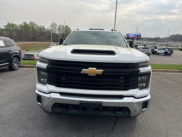 Used 2024 Chevrolet Silverado 3500 W/T image 2