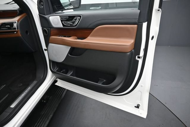 Certified 2023 Lincoln Navigator Reserve AWD/4WD image 35