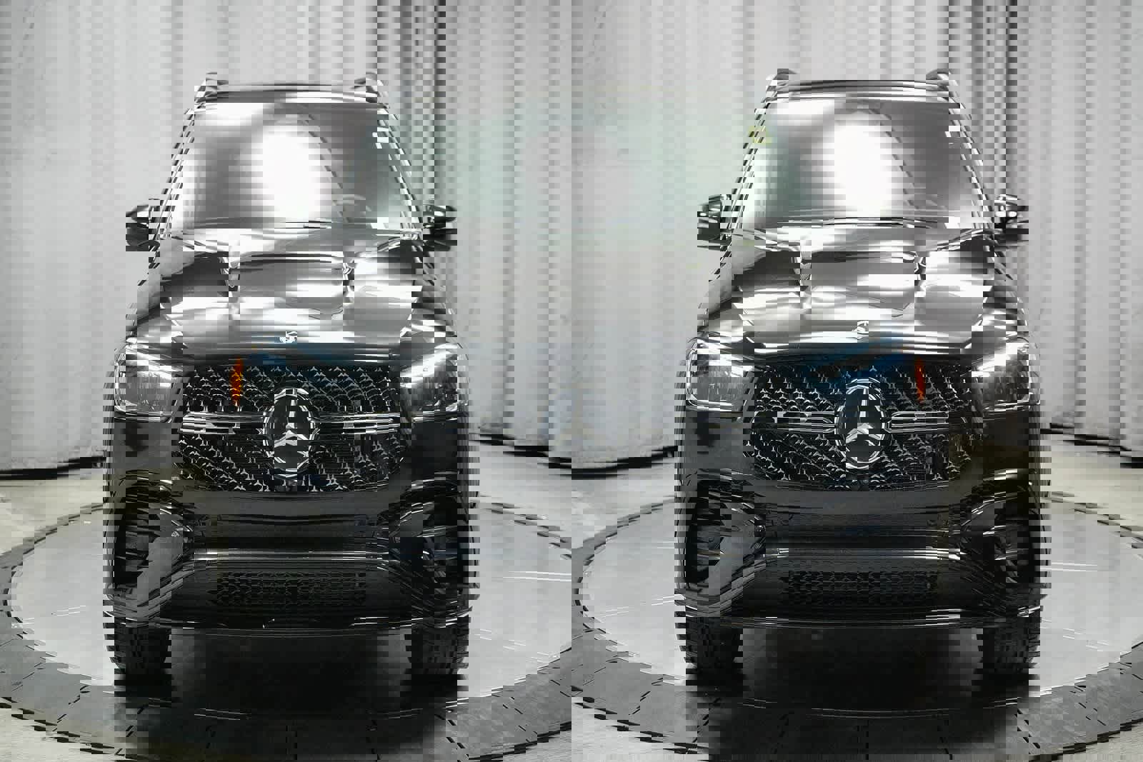 Used 2025 Mercedes-Benz GLE 450 4MATIC image 2