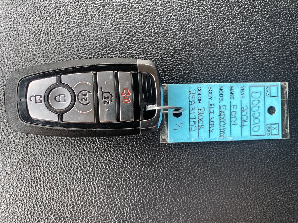 Used 2024 Ford Expedition Max XLT AWD/4WD image 15