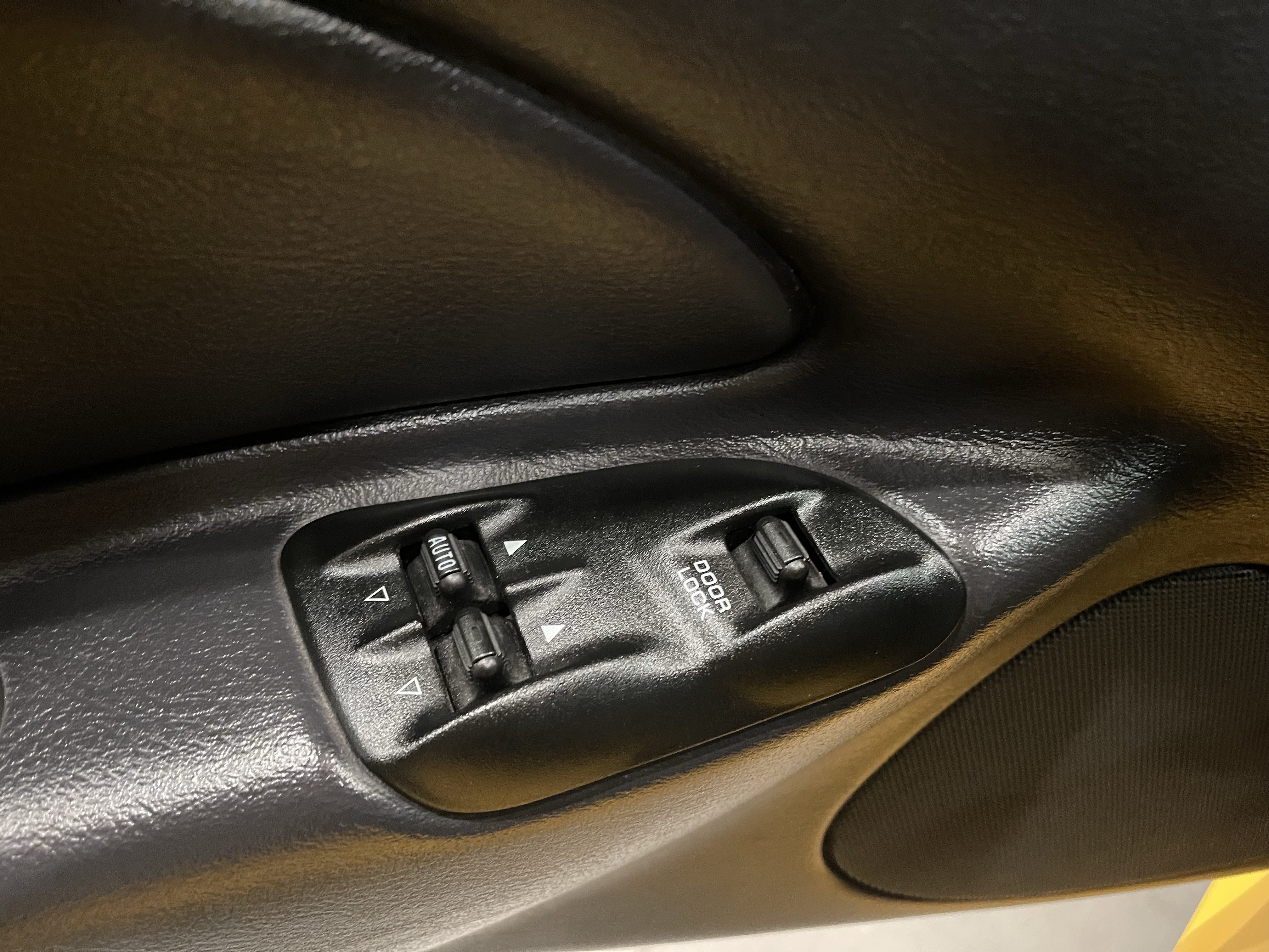 Used 2002 Chrysler Prowler RWD image 11