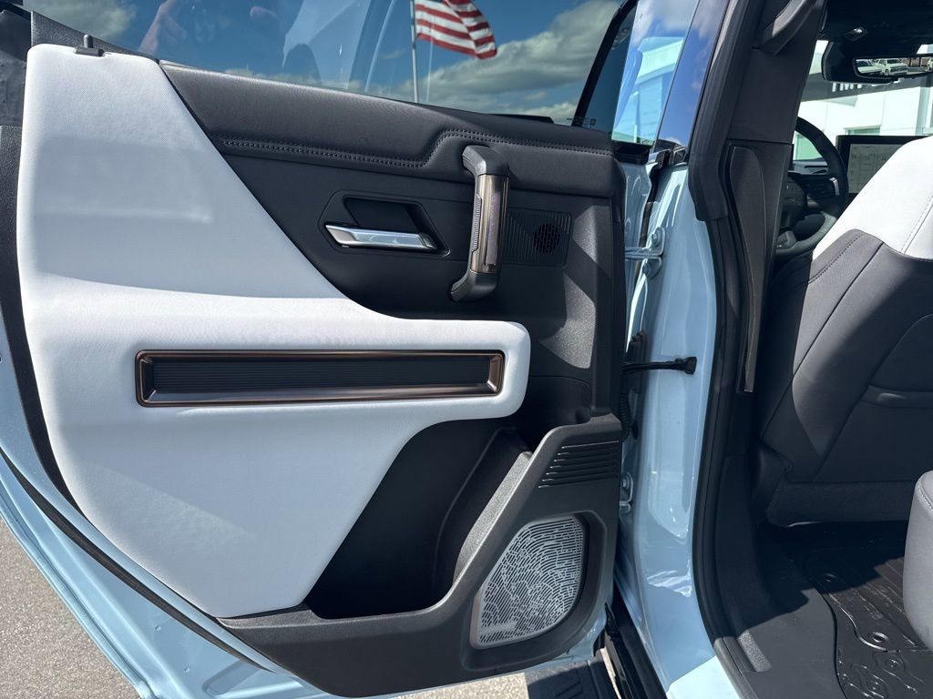 Used 2024 GMC Hummer EV 3X w/ LPO, Illumination Package image 31