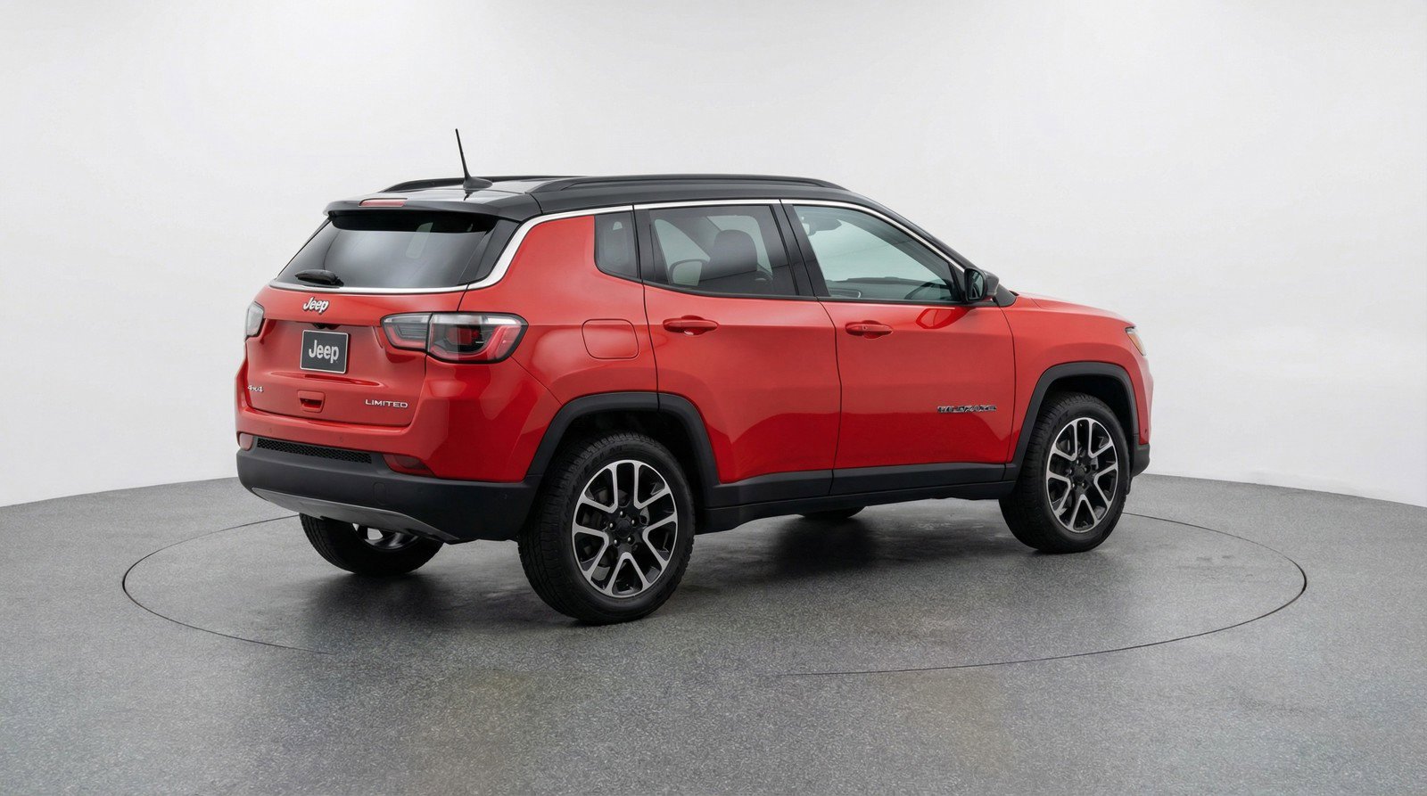 Used 2025 Jeep Compass Trailhawk image 9