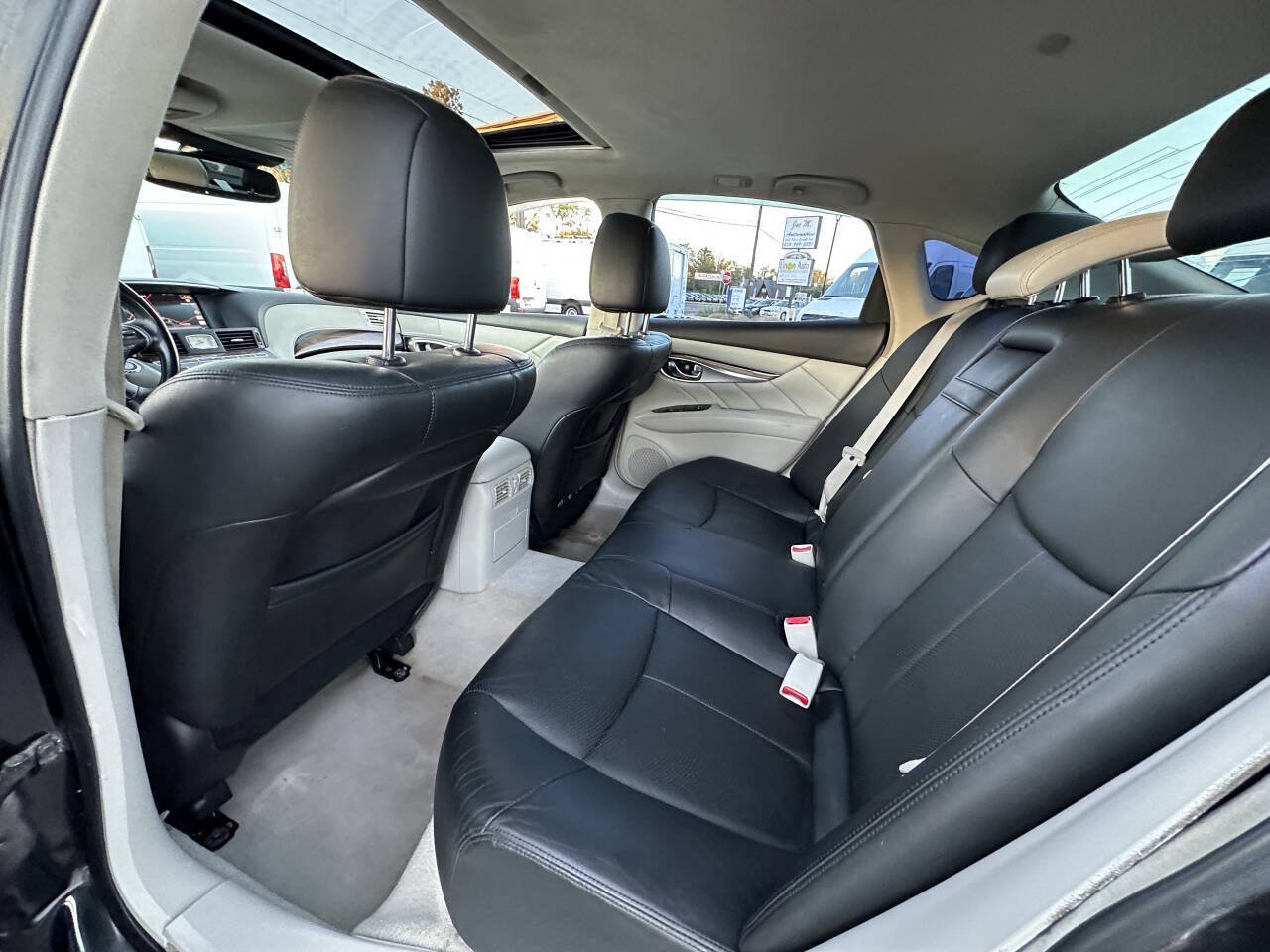 Used 2011 INFINITI M37 x w/ Deluxe Touring Pkg AWD/4WD image 10