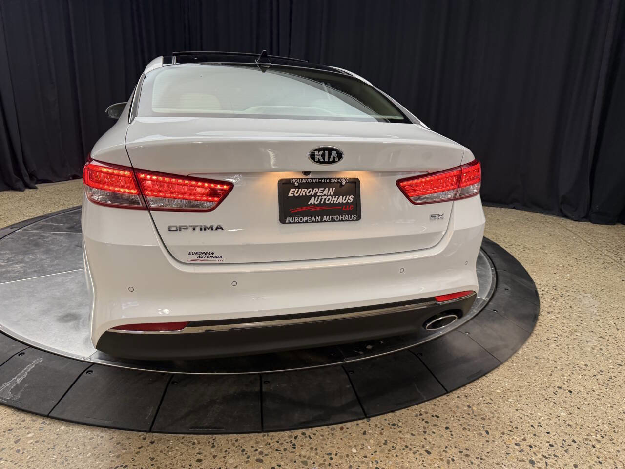 Used 2017 Kia Optima EX w/ Premium Package FWD image 6
