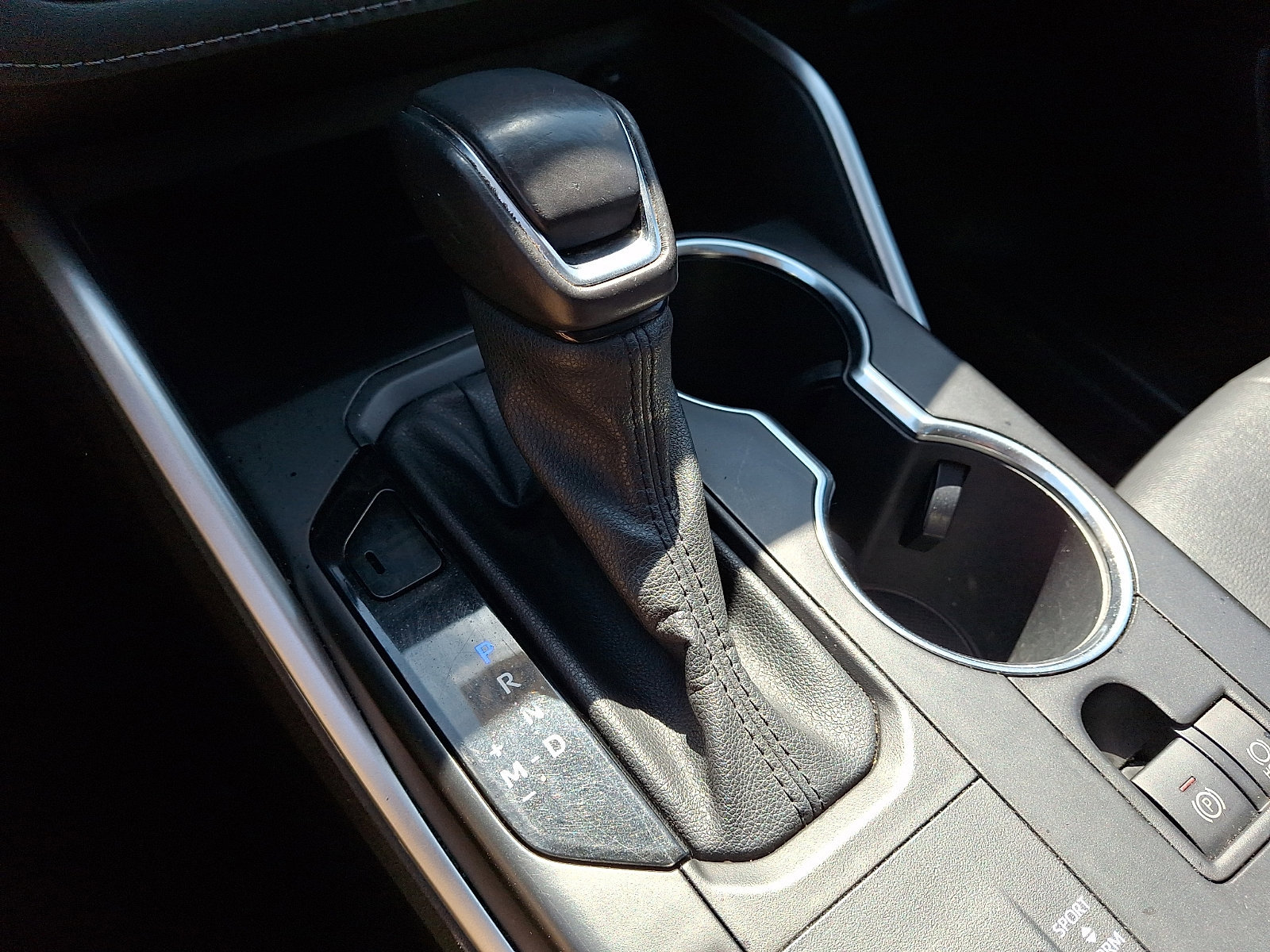 Used 2021 Toyota Highlander XLE image 18