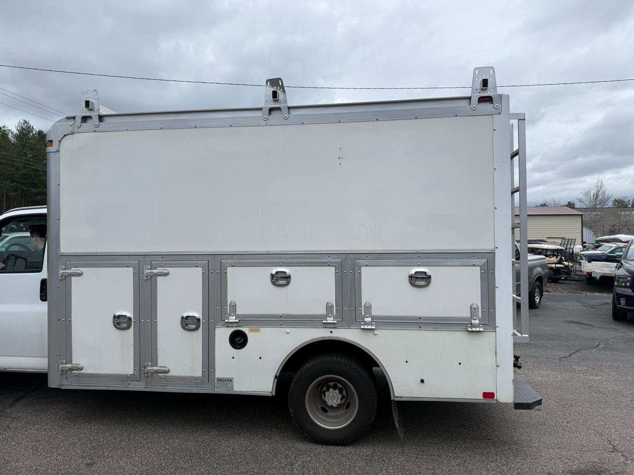 Used 2016 Chevrolet Express 3500 image 19