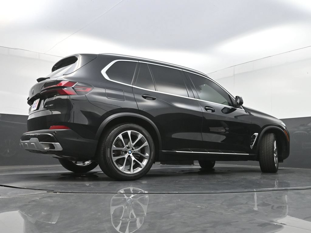 Used 2025 BMW X5 xDrive40i w/ Climate Comfort Package AWD/4WD image 34