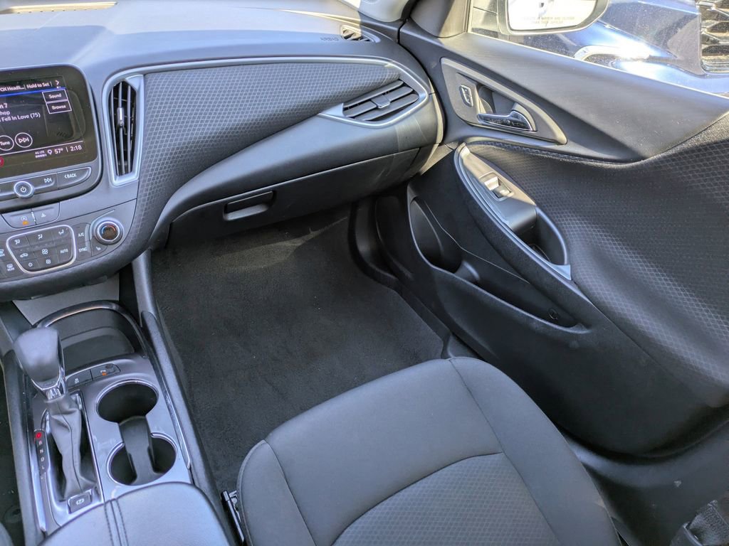 Used 2024 Chevrolet Malibu LT image 16