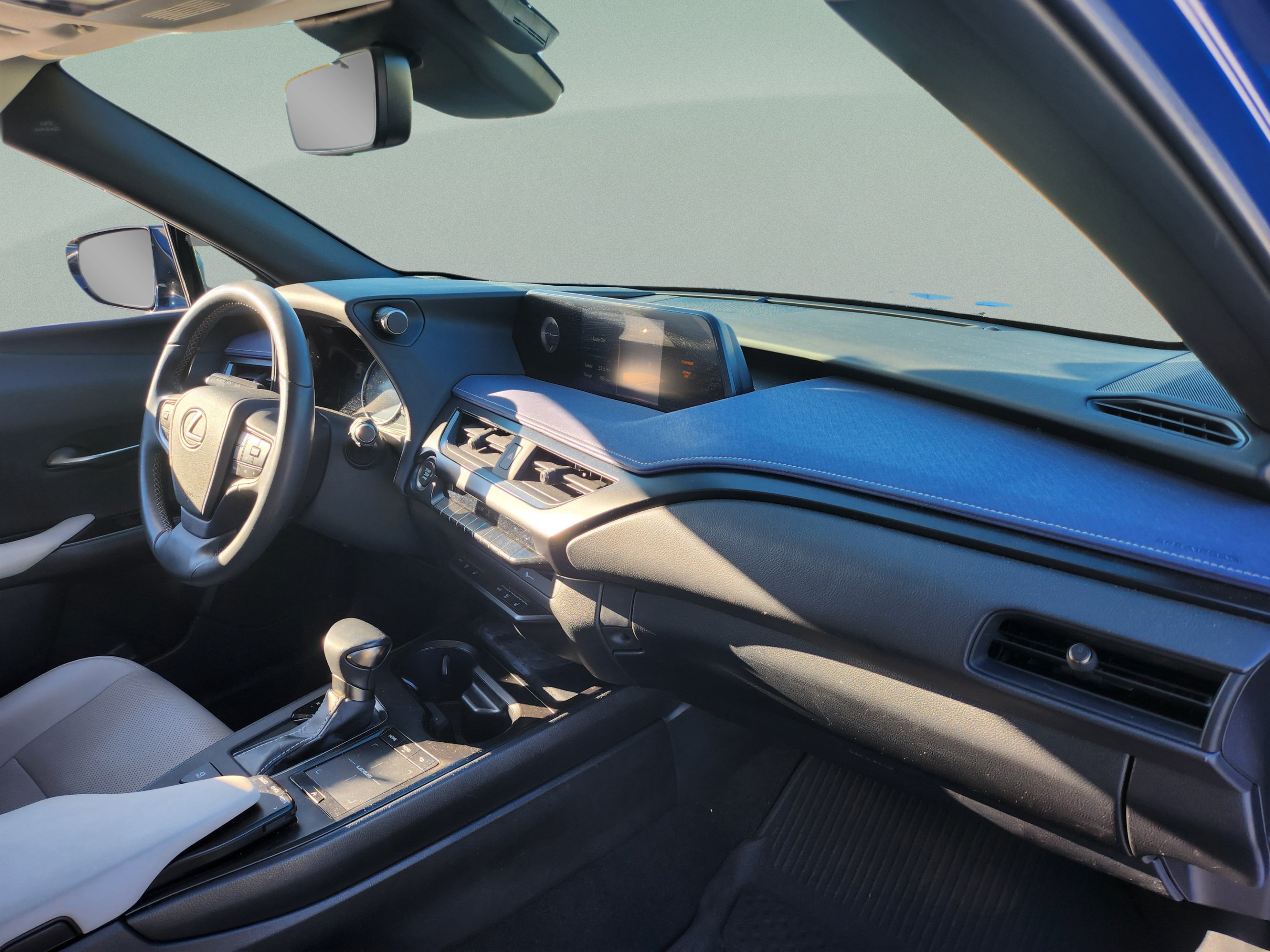 Certified 2022 Lexus UX 200 w/ Premium Package FWD image 27