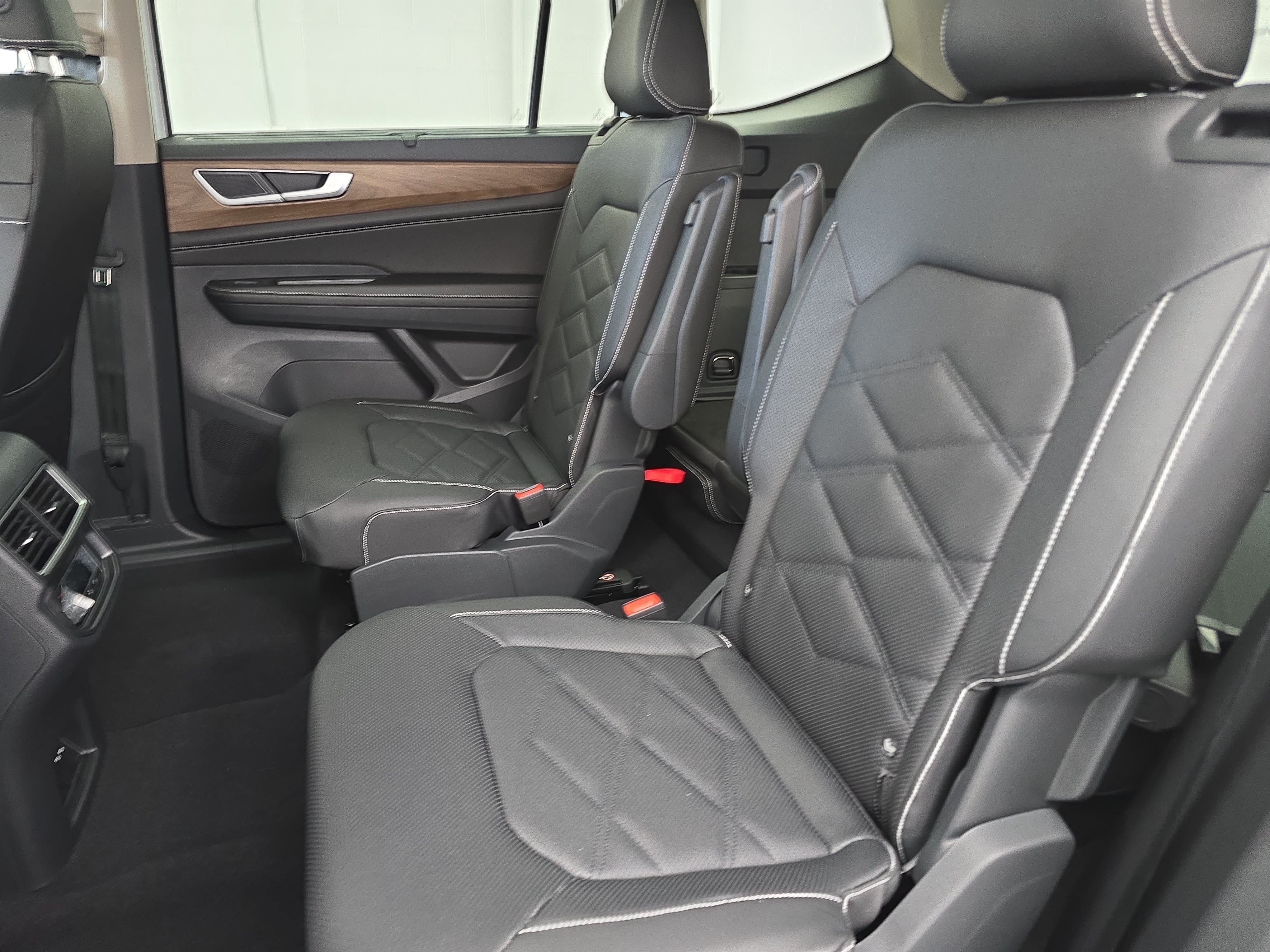 New 2026 Volkswagen Atlas SE FWD image 15