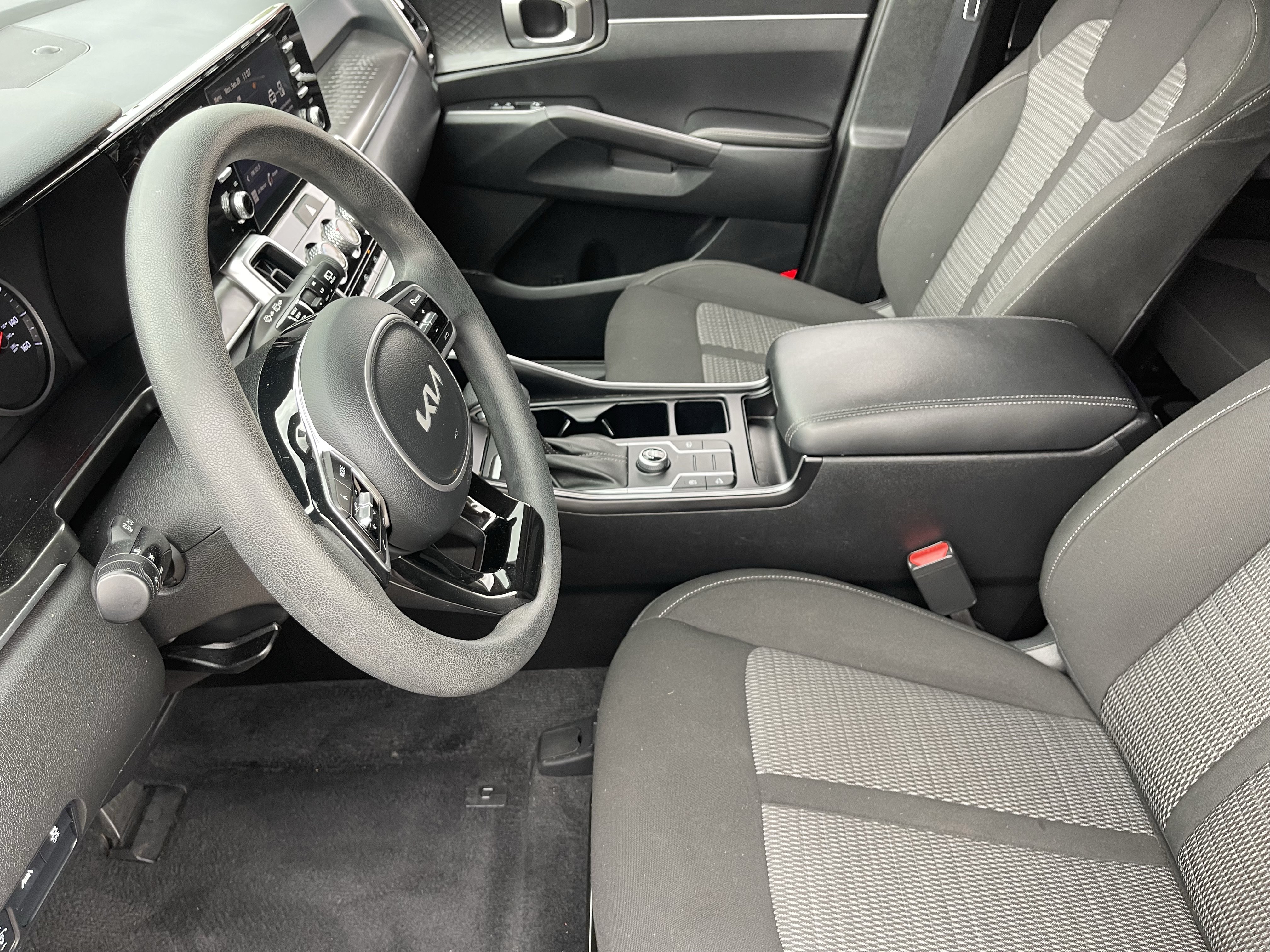 Certified 2022 Kia Sorento LX FWD image 18