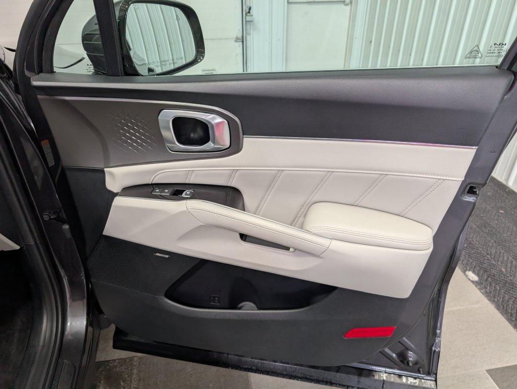 Used 2023 Kia Sorento SX Prestige AWD/4WD image 28