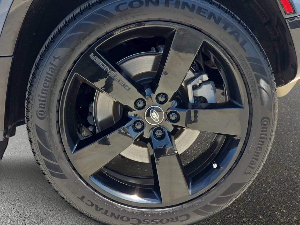 Certified 2025 Land Rover Defender 90 X-Dynamic SE AWD/4WD image 34