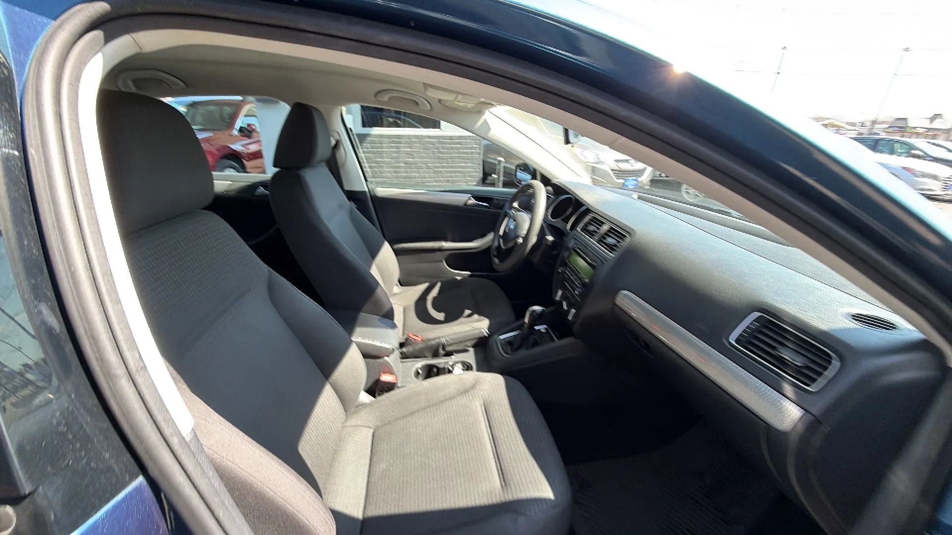 Used 2015 Volkswagen Jetta SE image 22