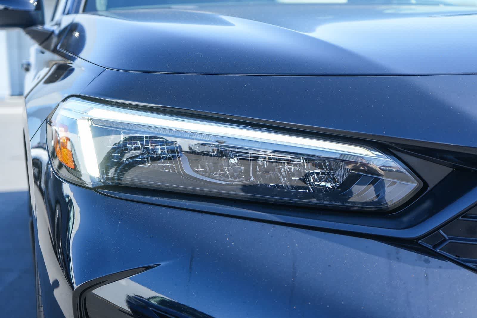 Used 2025 Honda Civic Sport image 4