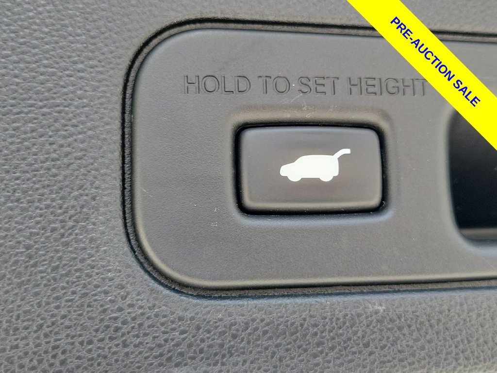 Certified 2025 Acura MDX w/ Technology Package FWD image 10