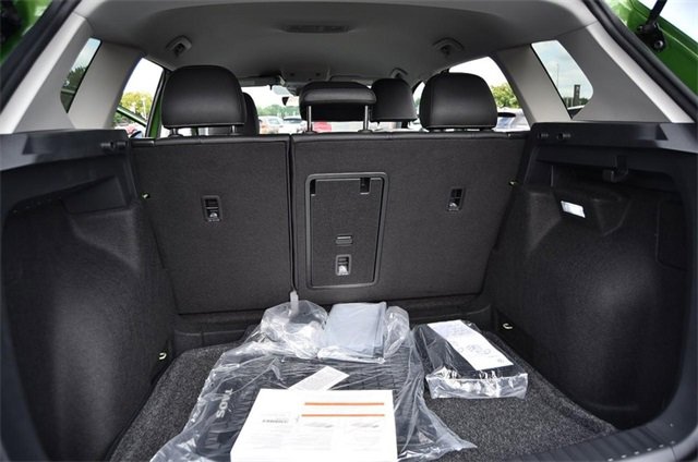 New 2025 Volkswagen Taos SE image 23